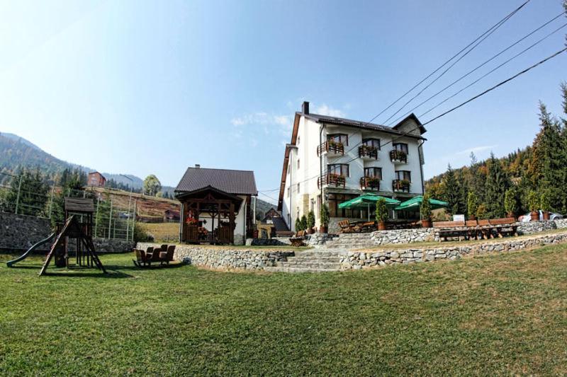 Pensiunea Vraja Muntelui Arieşeni Exteriör bild